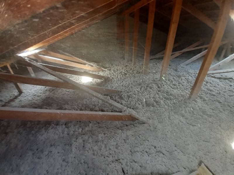 Ouate de cellulose à Limonest : performances réelles pour l’isolation des combles perdus