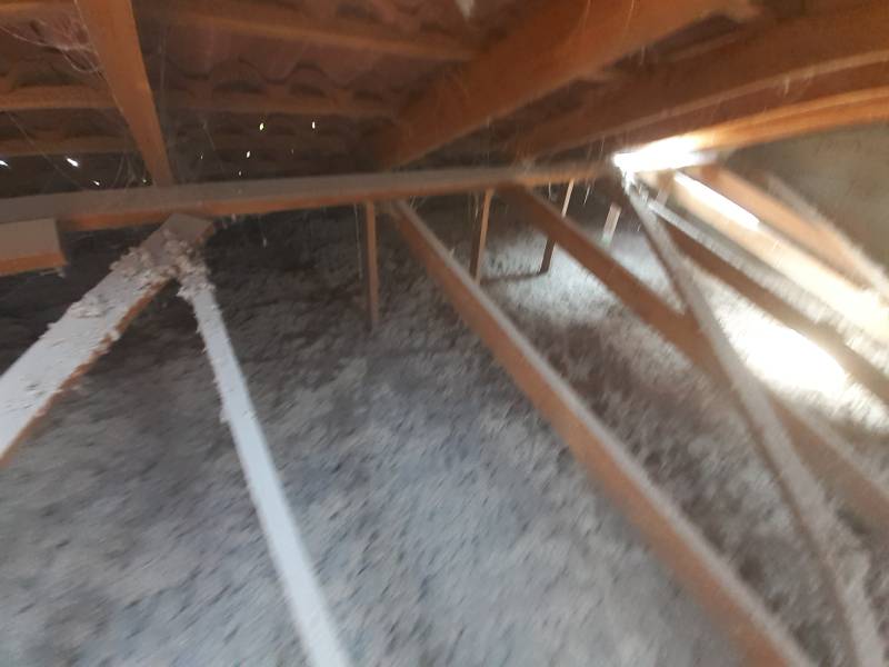 Ouate de cellulose à Limonest : performances réelles pour l’isolation des combles perdus