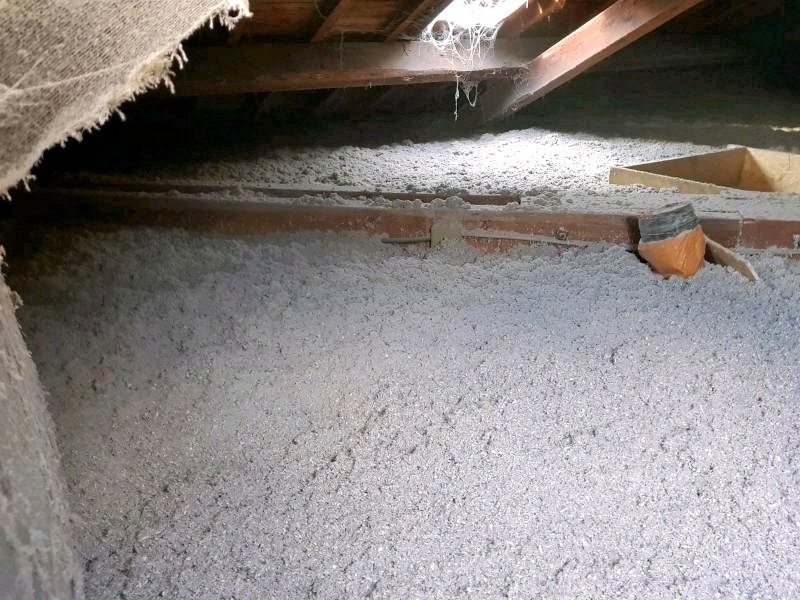 Isolation des combles perdus en Ouate de cellulose soufflé d'une maison sur L'Arbresle