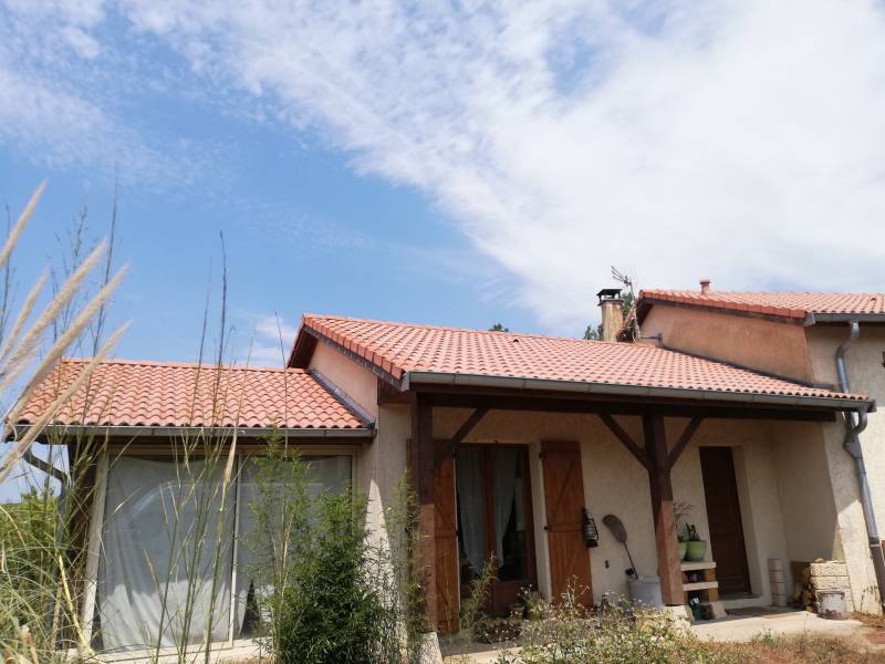 Nettoyage de toiture avec traitement sur la Commune du Bois d'oingt