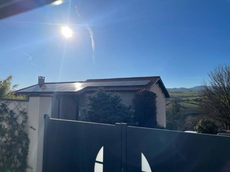 Toit nettoyé pour les panneaux photovoltaïque