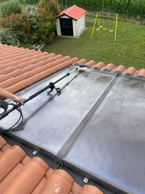 À quelle fréquence faut-il nettoyer ses panneaux photovoltaïques dans l'Ouest Lyonnais ?