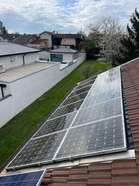 Nettoyage de panneaux Photovoltaïques sur la commune de La Tour de Salvagny