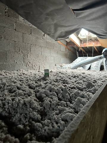 Isolation des combles perdus pendant les grands froids
