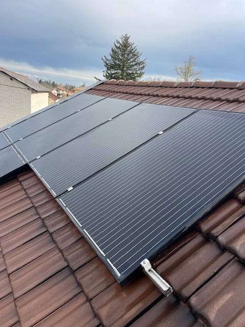 Nettoyage de panneaux Photovoltaïques sur la commune de La Tour de Salvagny