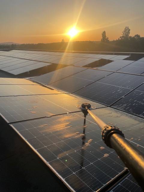 Quel est le prix d'un nettoyage de panneaux solaires dans l'Ouest Lyonnais ?