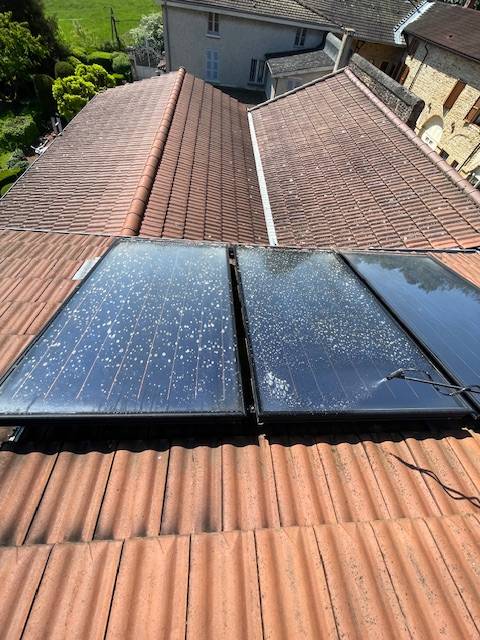 Les erreurs à éviter lors du nettoyage de vos panneaux solaires dans l'Ouest Lyonnais