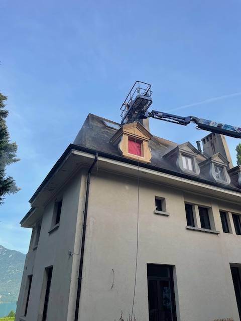 Pourquoi nettoyer votre toiture à Dommartin