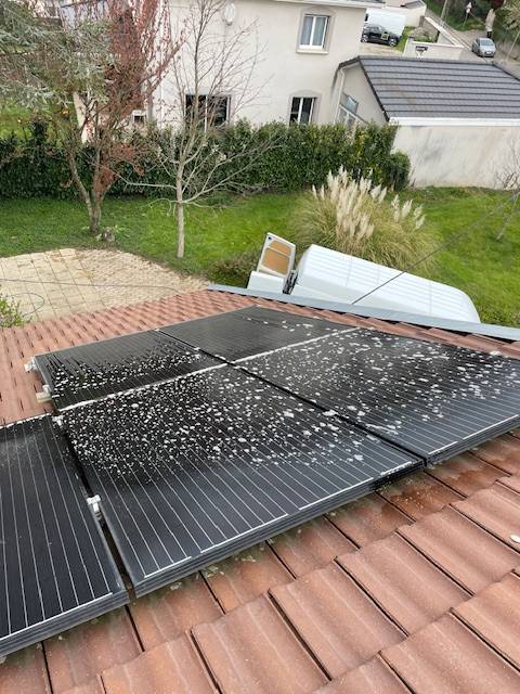 Pourquoi nettoyer vos panneaux Photovoltaïques dans l'Ouest Lyonnais ?